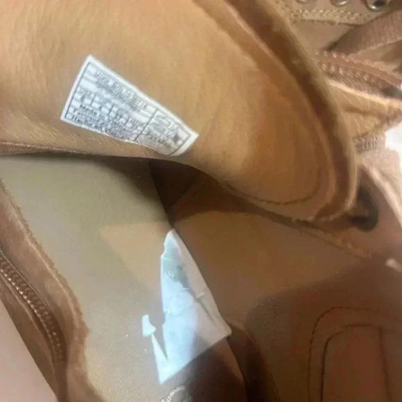 Woman's size 6 Ugg bootie/sneaker chestnut color - Picture 9 of 13